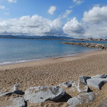 Appart cosy en bord de mer - port Santia Lucia St Raphaël Saint-Raphaël Exterior foto