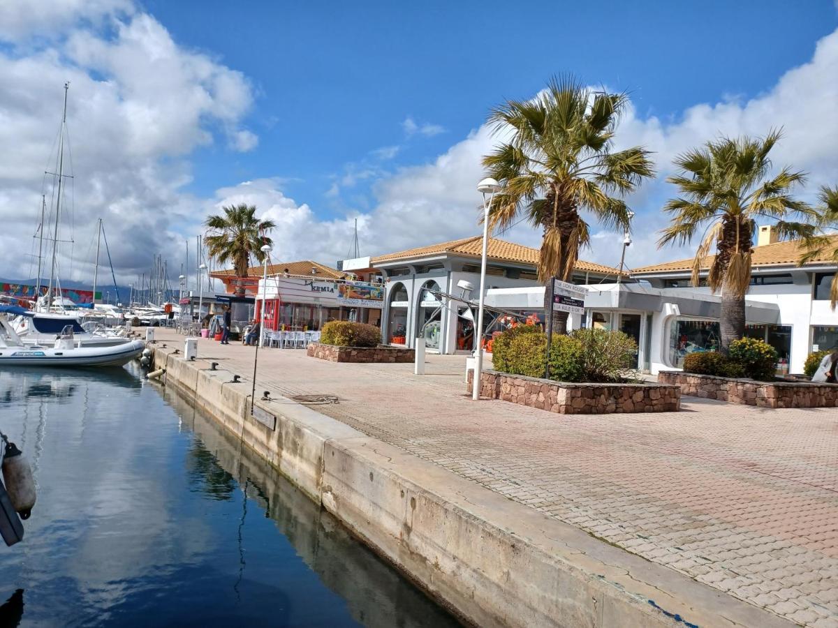 Appart cosy en bord de mer - port Santia Lucia St Raphaël Saint-Raphaël Exterior foto